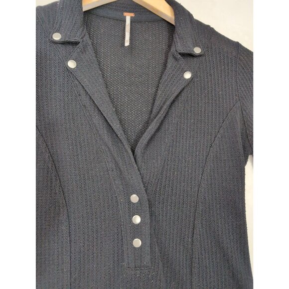 Free People Top Womens XS Black Long Sleeve V-Neck Henley Textured Collar Casual - Picture 4 of 9